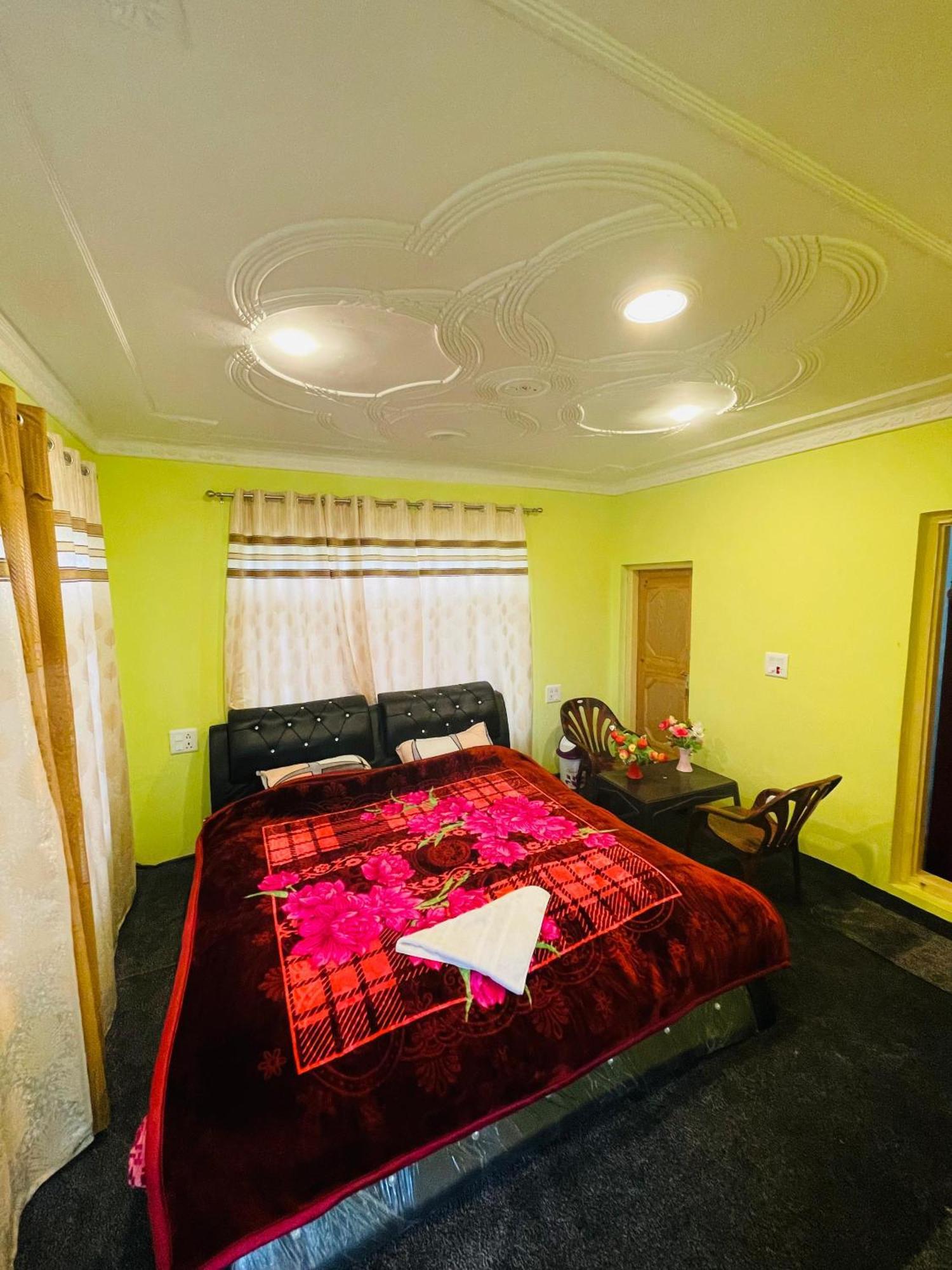 Fab Ocean Guest House Tangmarg Esterno foto
