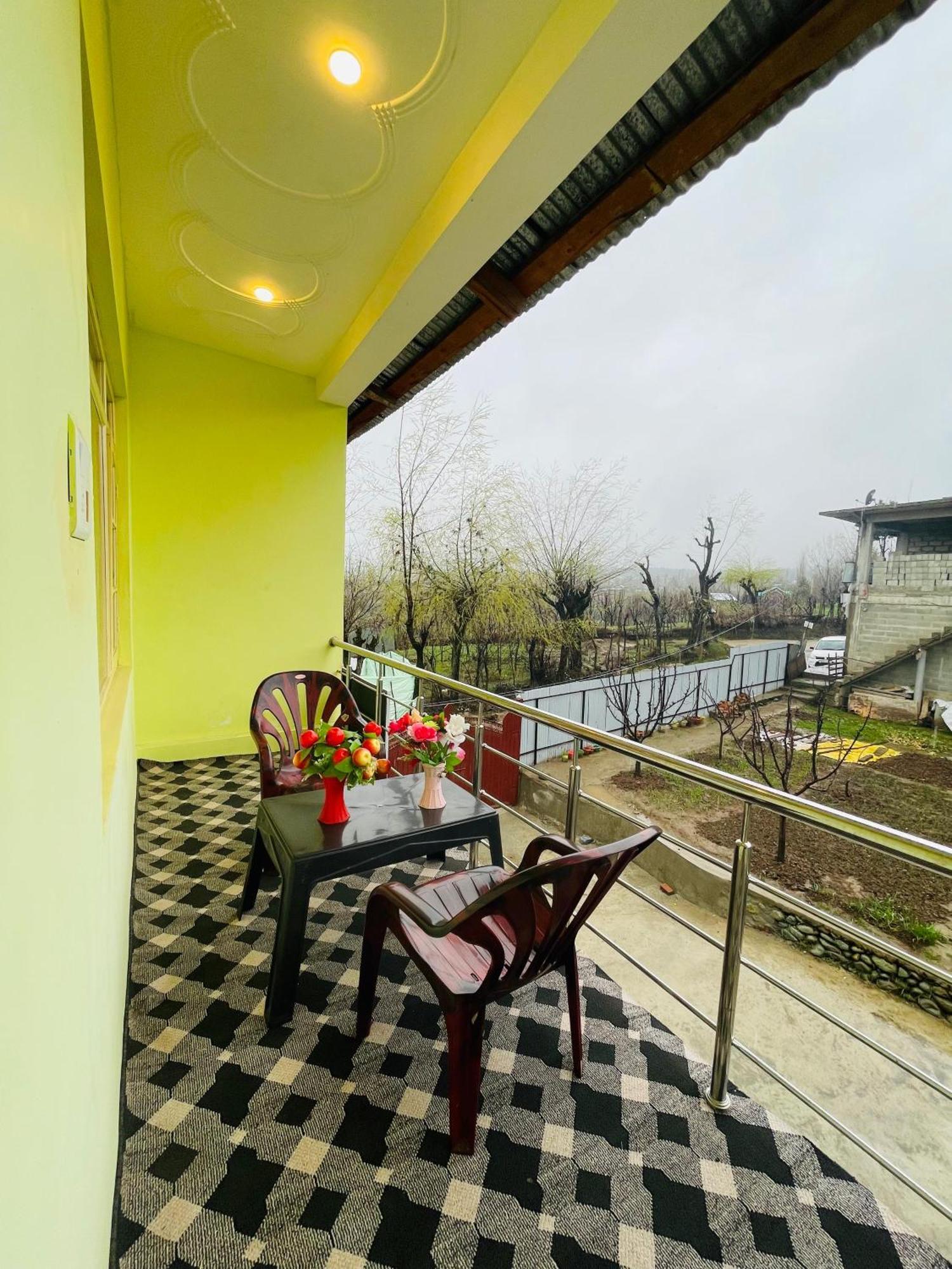 Fab Ocean Guest House Tangmarg Esterno foto